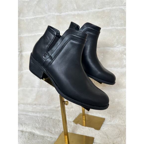 B.O.C By Born Shoes - b.o.c. Grover Bootie 6 M Leather Black Heeled Chelsea Black Pull On